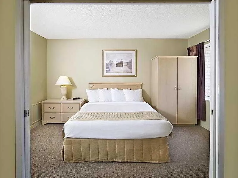 Hotel Towneplace Suites By Marriott Mississauga-Airport Corporate Centre