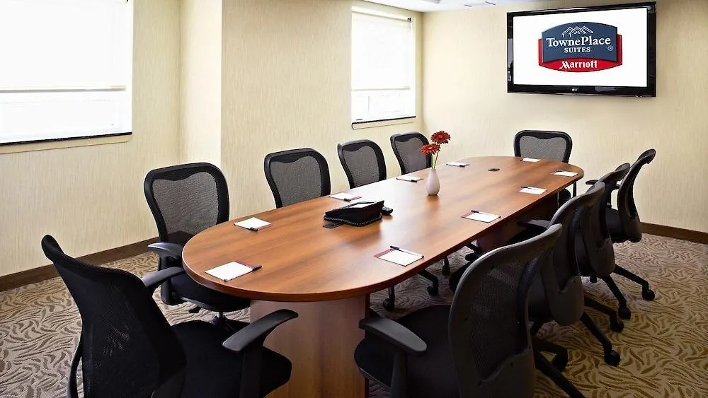 Hotel Towneplace Suites By Marriott Mississauga-Airport Corporate Centre